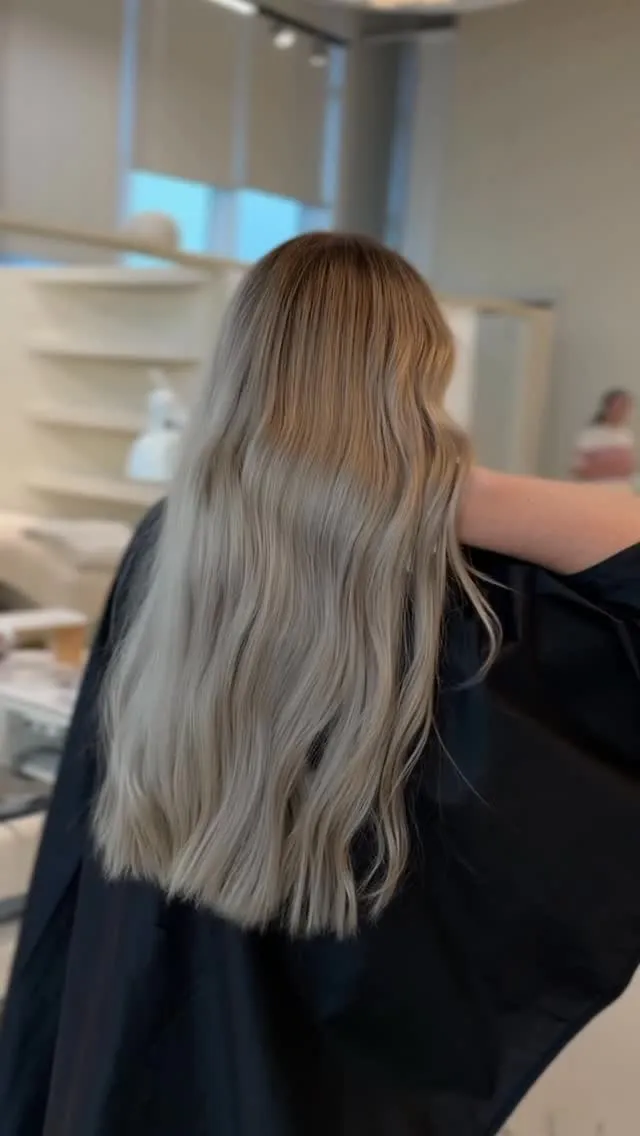 Cool blonde color at Level Up