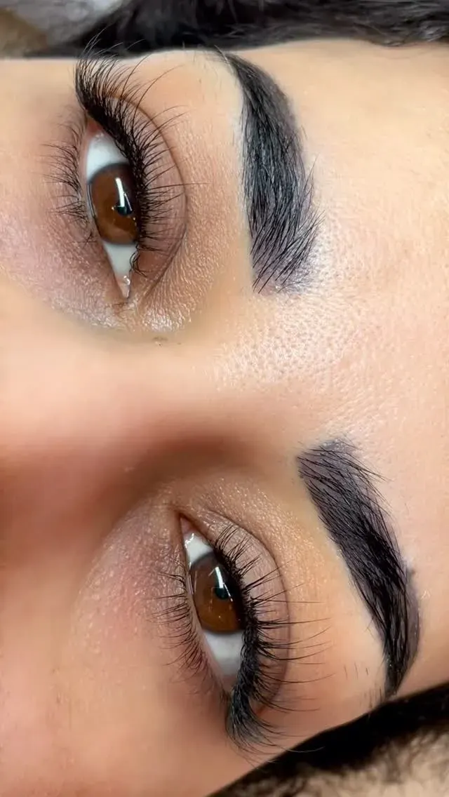 Lash extensions by Level Up